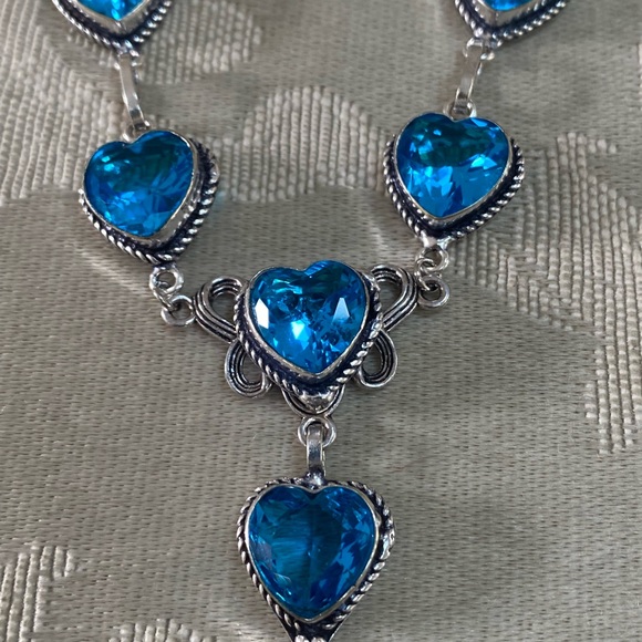 Heart Necklace and Earrings - Picture 2 of 12
